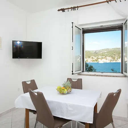 Tiho Ii Apartamento *