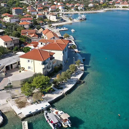 Apartamento Tiho Ii *